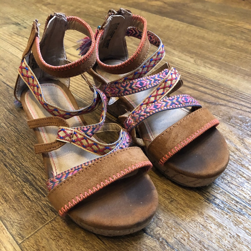 Madden Girl Kids Beyond Wedge Sandal